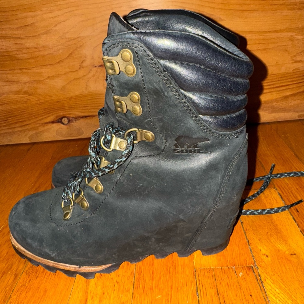 Sorel Conquest Wedge Waterproof Boots